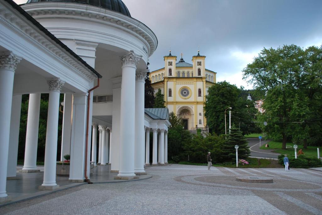 Hostel Foster Mariańskie Łaźnie Zewnętrze zdjęcie