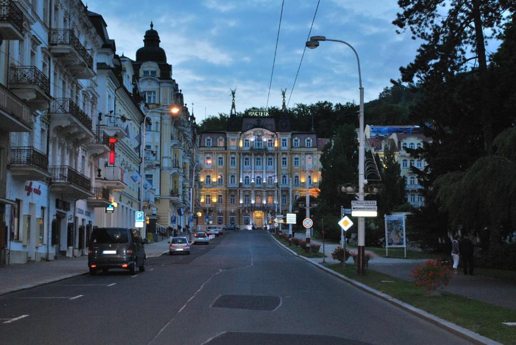 Hostel Foster Mariańskie Łaźnie Zewnętrze zdjęcie