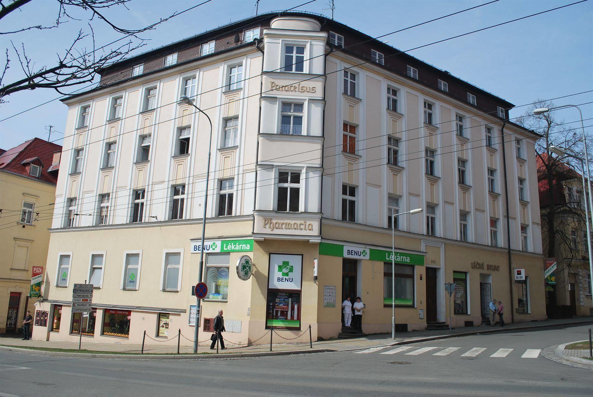 Hostel Foster Mariańskie Łaźnie Zewnętrze zdjęcie